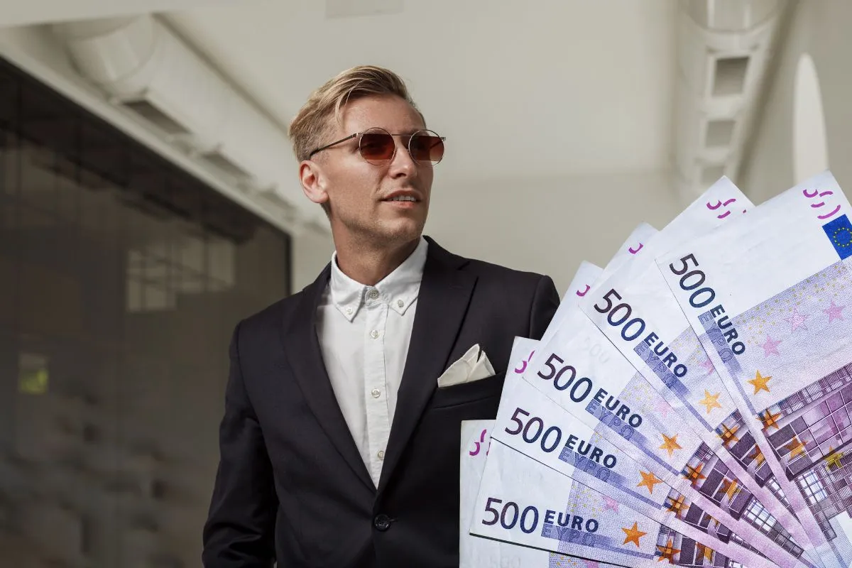 Pourquoi les plus riches s’installent (ou restent) en France malgré l’impôt