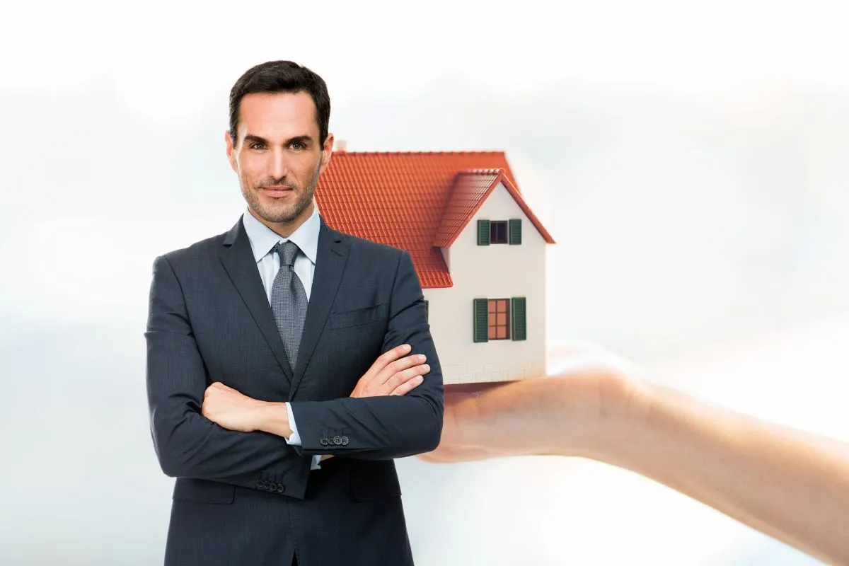 Créer une holding en France et devenir résident fiscal à l’étranger pour réduire ses impôts en 2025